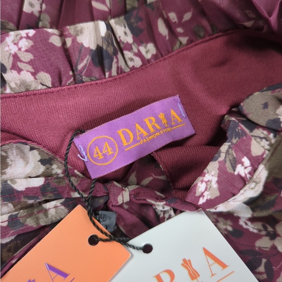 Daria Floral Pleated Chiffon Dress - Picture 8 of 10